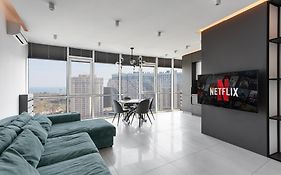 Rainbow Arkadia Apartment
